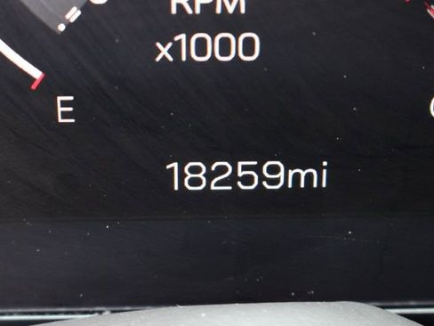 Used 2025 GMC Yukon Denali w/ Sun & Power Step Package image 17