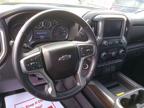 Used 2021 Chevrolet Silverado 1500 LT Trail Boss w/ Bed Protection Package image 9