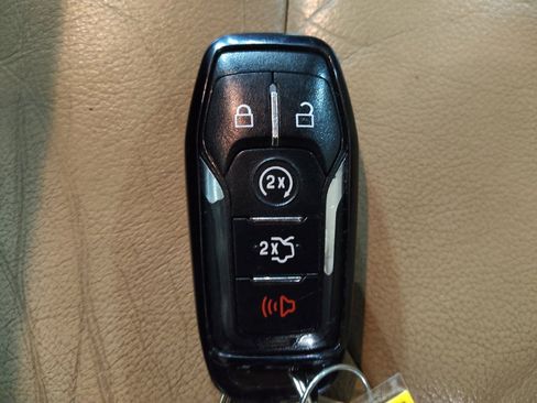 Used 2017 Ford Explorer XLT w/ Equipment Group 202A image 32