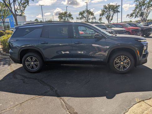 New 2026 Chevrolet Traverse LT w/ Driver Confidence Package image 9