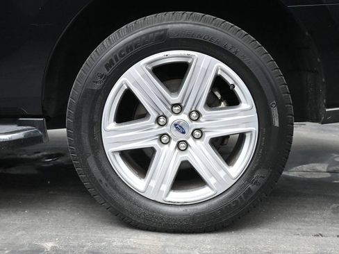 Used 2020 Ford Expedition XLT w/ Equipment Group 202A RWD image 12