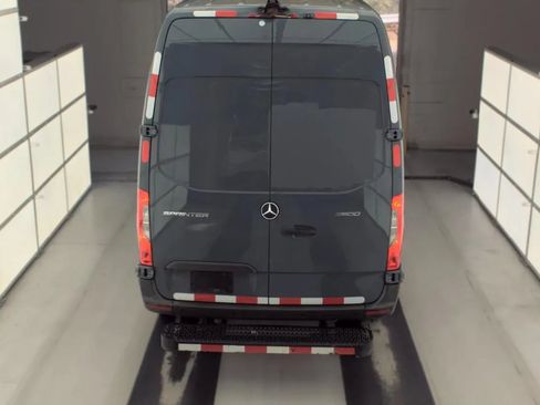 Used 2019 Mercedes-Benz Sprinter 144 image 3