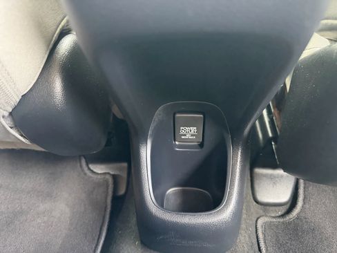 Used 2021 Honda HR-V LX image 28