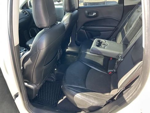 Used 2019 Jeep Compass Latitude AWD/4WD image 8