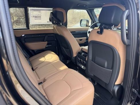 New 2026 Land Rover Defender 110 X-Dynamic SE AWD/4WD image 16