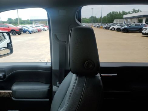 Used 2021 GMC Sierra 2500 Denali w/ Denali Ultimate Package AWD/4WD image 12