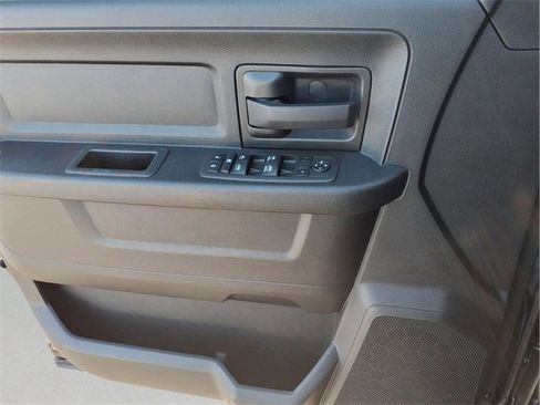 Used 2022 RAM 2500 Tradesman w/ Chrome Appearance Group image 17