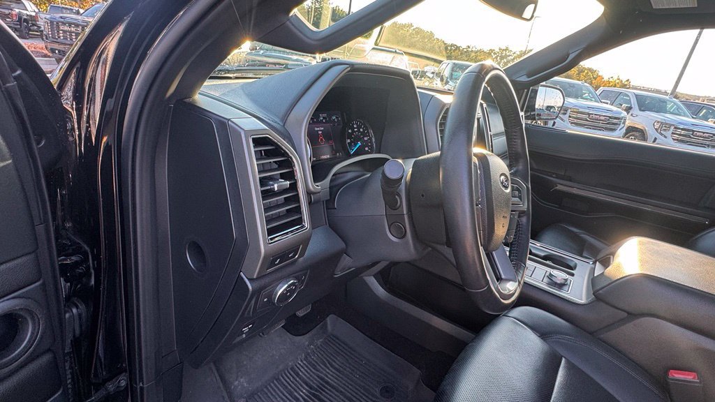 Used 2021 Ford Expedition XLT AWD/4WD image 27