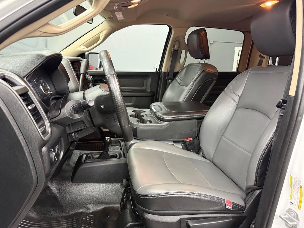 Used 2020 RAM 2500 Tradesman w/ Chrome Appearance Group AWD/4WD image 11
