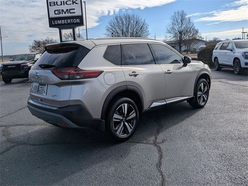 Used 2021 Nissan Rogue SL image 3