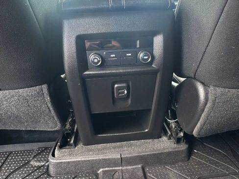 Used 2019 Chevrolet Traverse LT w/ LPO, Floor Liner Package AWD/4WD image 17