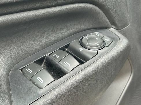 Used 2020 Chevrolet Equinox LT FWD image 22