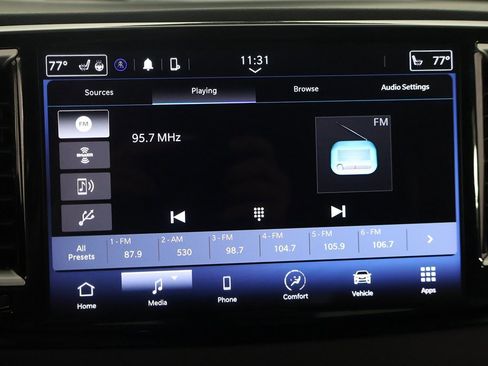 Used 2024 Chrysler Pacifica Touring-L image 43