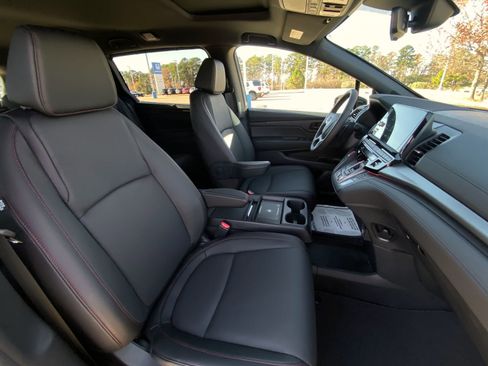 Used 2025 Honda Odyssey Sport-L image 13
