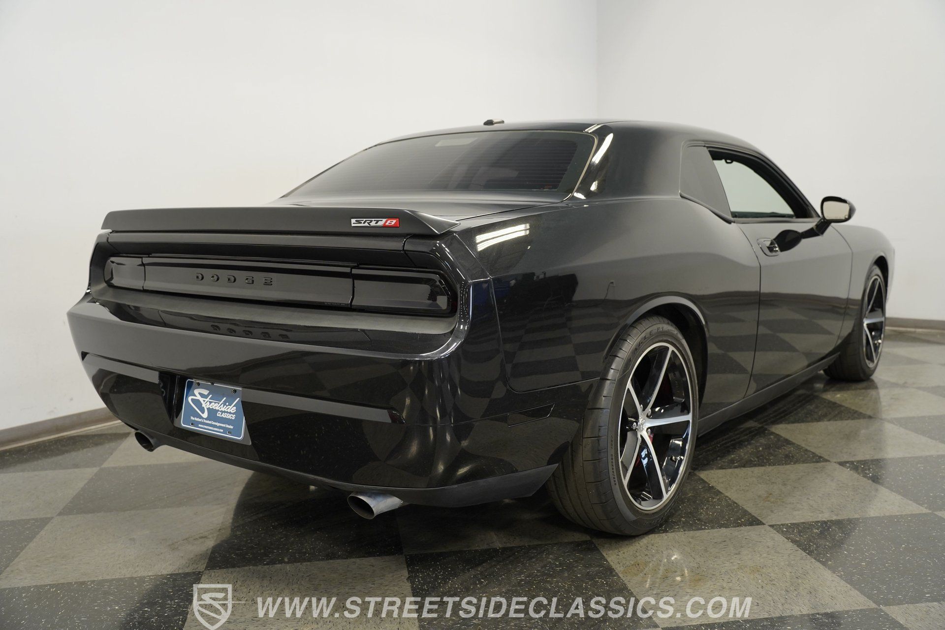 Used 2010 Dodge Challenger SRT8 w/ SRT Option Group II RWD image 11