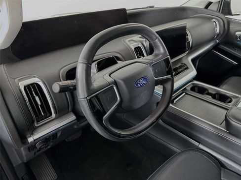 Used 2025 Ford Expedition Max Platinum w/ Driver's Package AWD/4WD image 25