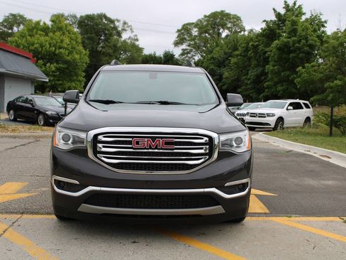 Used 2019 GMC Acadia SLE w/ Driver Alert Package I image 3