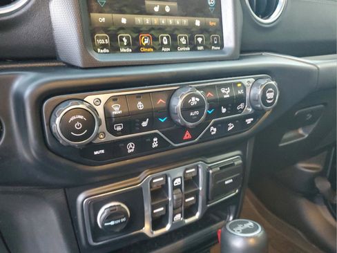 Certified 2019 Jeep Wrangler Unlimited Sahara w/ Quick Order Package 24M Moab image 19