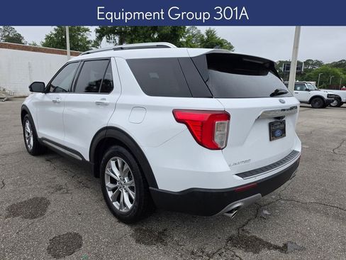 Used 2021 Ford Explorer Limited w/ Equipment Group 301A RWD image 2
