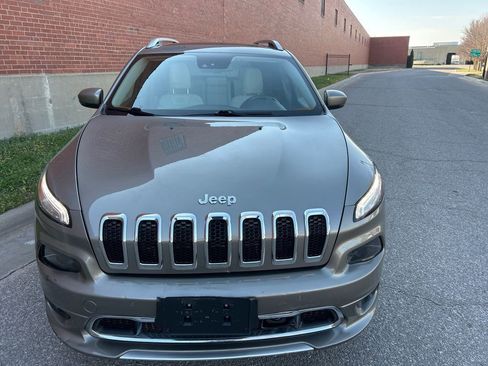 Used 2018 Jeep Cherokee Overland w/ Technology Group image 5