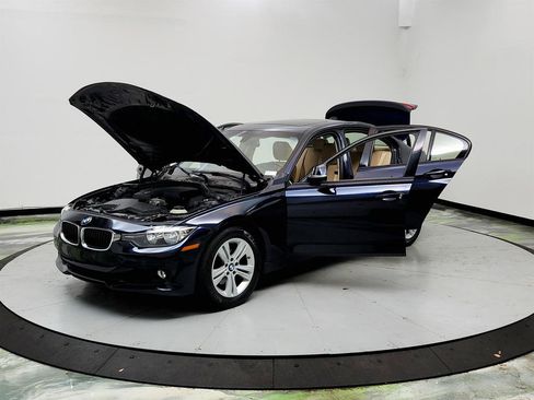 Used 2016 BMW 328i xDrive Sedan AWD/4WD image 9