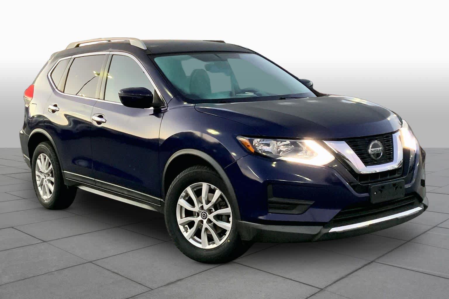 Used 2018 Nissan Rogue SV FWD image 3