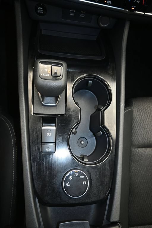 Used 2024 Nissan Rogue SV AWD/4WD image 18