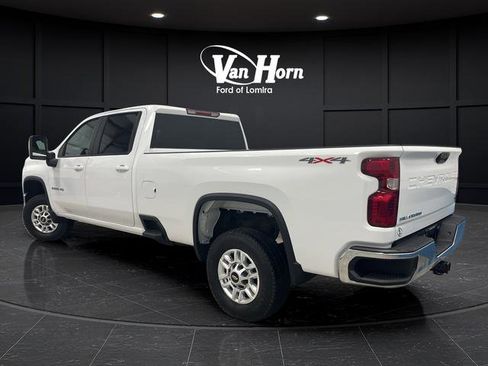 Used 2025 Chevrolet Silverado 2500 LT w/ Convenience Package AWD/4WD image 5