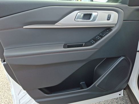 New 2026 Ford Explorer Active image 8