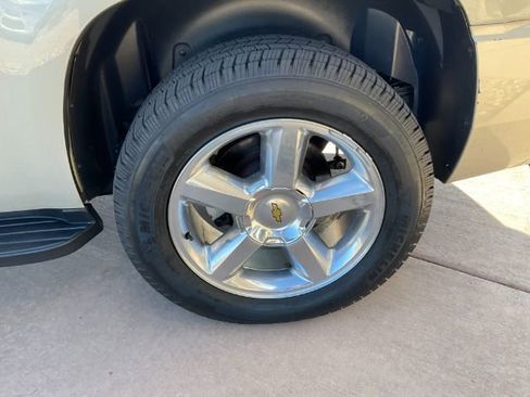 Used 2014 Chevrolet Tahoe LTZ AWD/4WD image 11