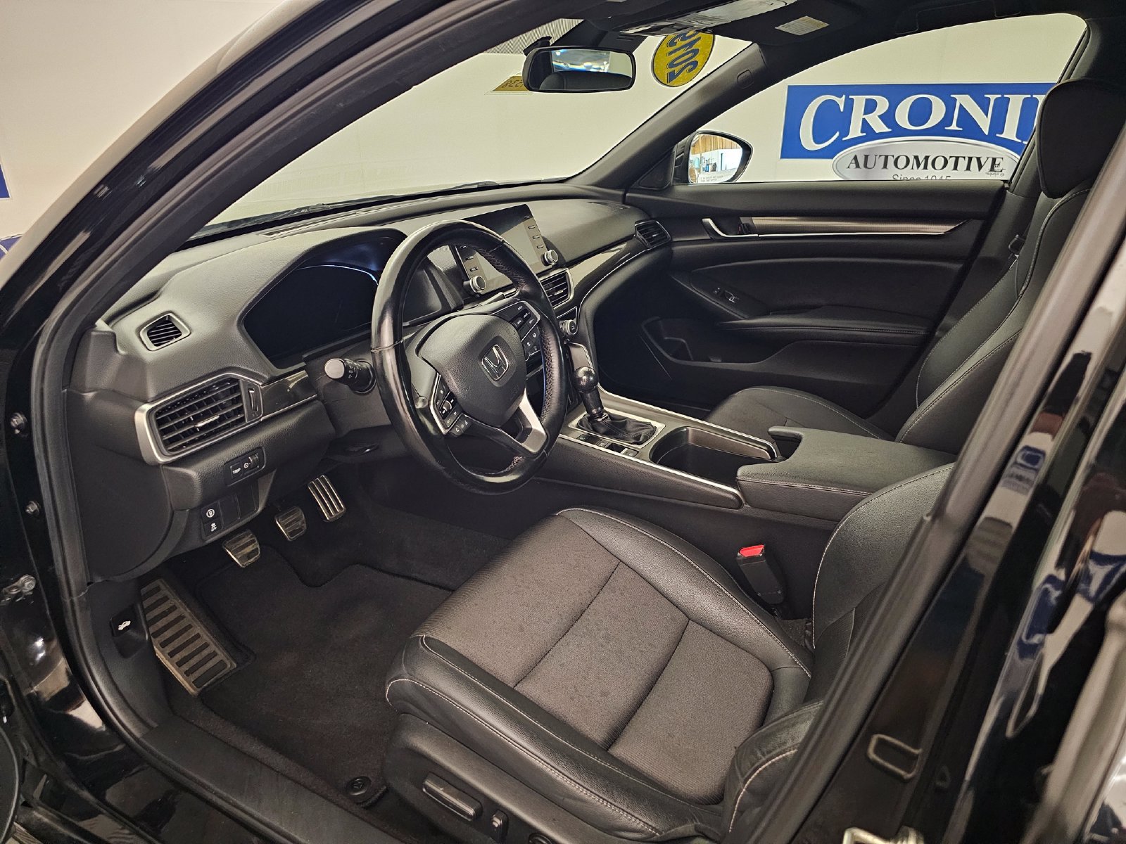 Used 2019 Honda Accord Sport image 3
