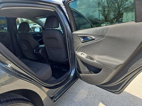 Used 2016 Chevrolet Malibu LT image 32
