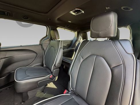 New 2026 Chrysler Pacifica Limited w/ Uconnect Theater Family Group image 3