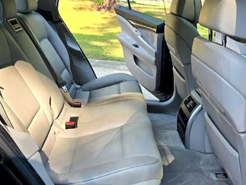Used 2012 BMW 550i Gran Turismo w/ Driver Assistance Pkg image 12