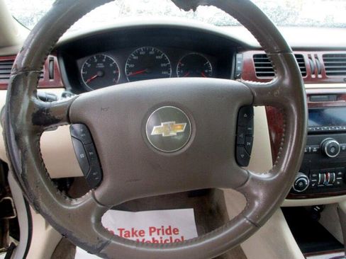 Used 2008 Chevrolet Impala LT w/ Luxury Edition Package image 12