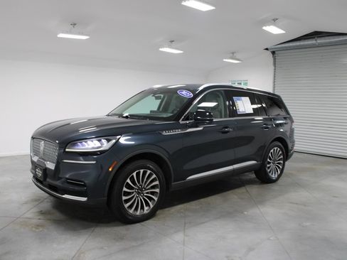 Used 2023 Lincoln Aviator Reserve w/ Equipment Group 201A AWD/4WD image 4
