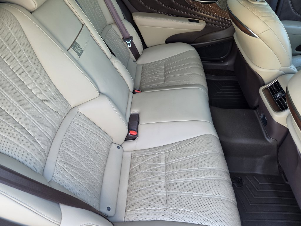 Used 2018 Lexus LS 500 w/ Interior Upgrade Package RWD image 34