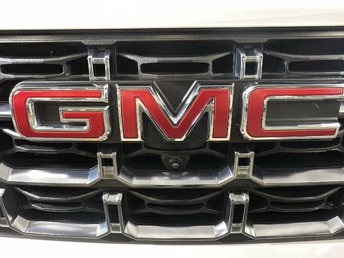 Used 2024 GMC Canyon AT4 w/ AT4 Premium Package AWD/4WD image 10