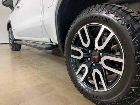 Used 2020 GMC Sierra 1500 AT4 w/ AT4 Premium Package image 16