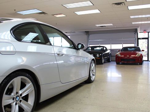 Used 2009 BMW 335i Coupe image 21