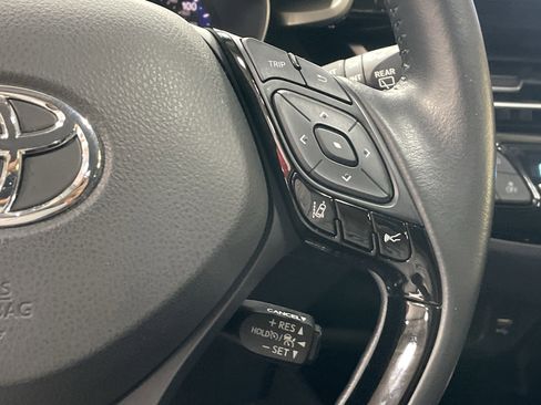 Used 2022 Toyota C-HR Limited FWD image 20