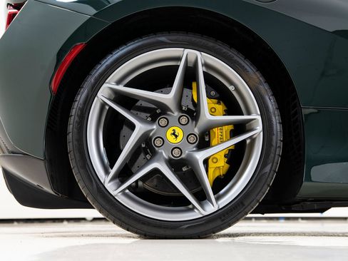 Certified 2022 Ferrari F8 Tributo RWD image 17