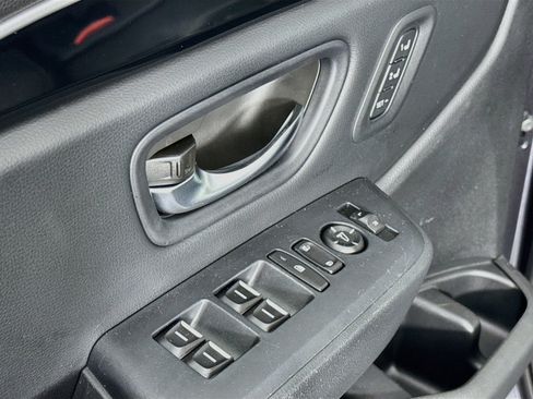 Certified 2023 Honda Pilot Touring image 18