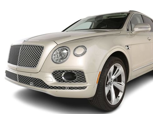Used 2018 Bentley Bentayga AWD/4WD image 8