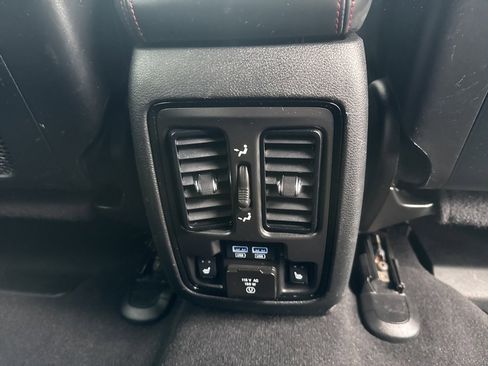 Used 2024 Dodge Durango GT image 27