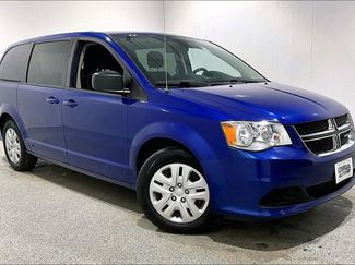 Used 2018 Dodge Grand Caravan SE w/ UConnect Hands-Free Group video 1