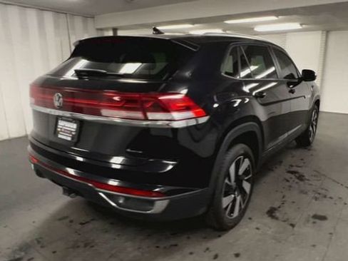 Used 2024 Volkswagen Atlas Cross Sport SE AWD/4WD image 8