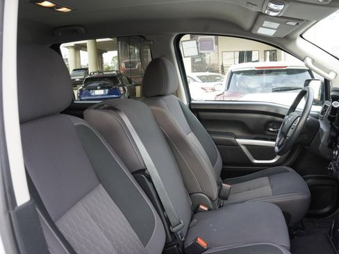 Certified 2023 Nissan Titan SV image 15