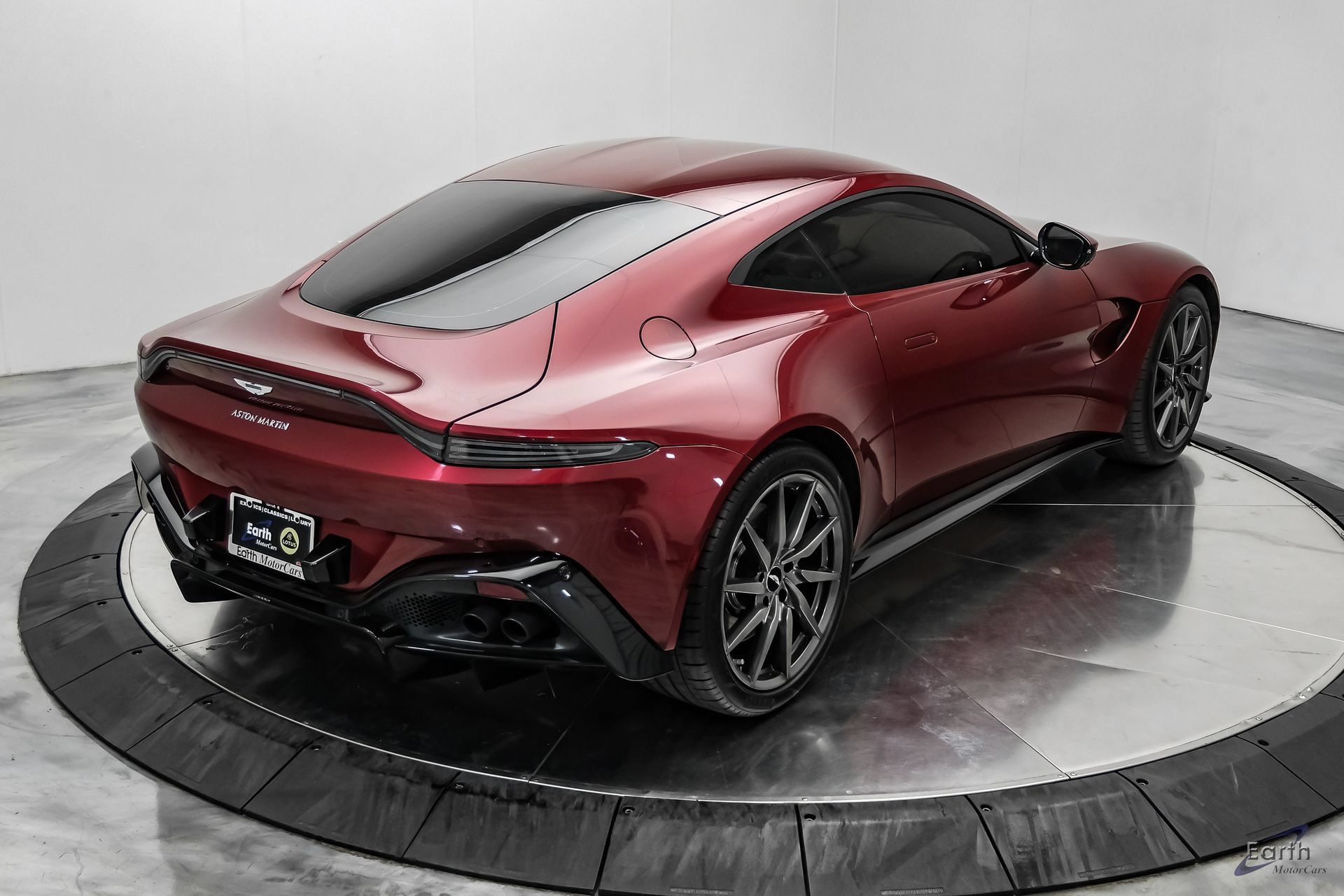 Used 2020 Aston Martin V8 Vantage Coupe RWD image 21