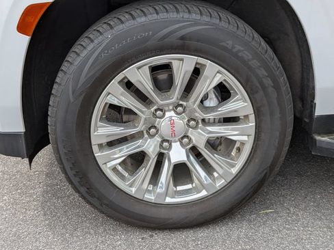 Used 2023 GMC Yukon Denali AWD/4WD image 9